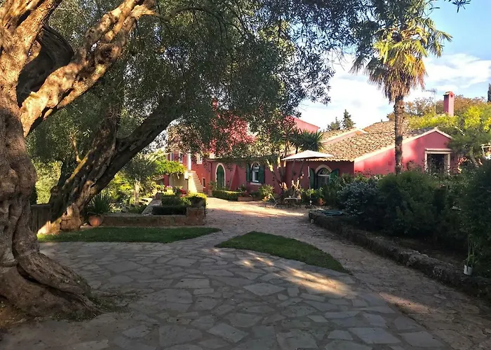 Triklino Estate * Áfra