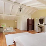 Triklino Estate *