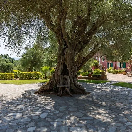 Triklino Estate *