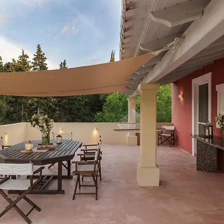 Triklino Estate * Áfra