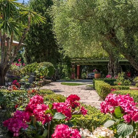 Βίλα Triklino Estate *