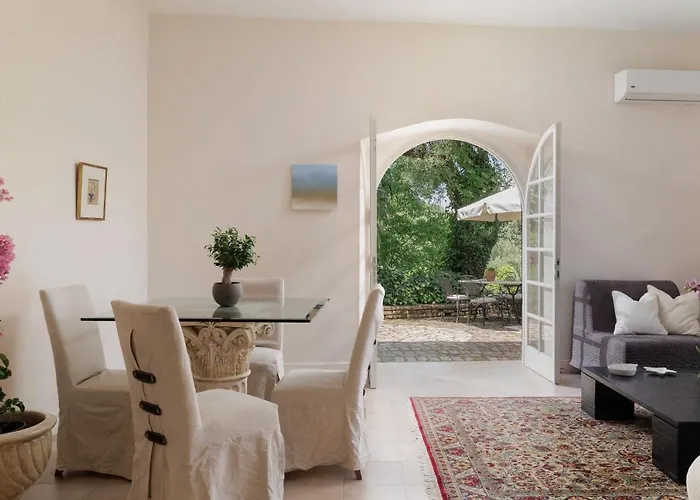 Villa Triklino Estate Áfra