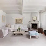 וילה Triklino Estate Áfra