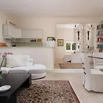 וילה Triklino Estate *