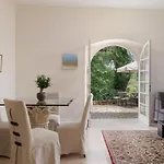 וילה Triklino Estate Áfra