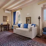 Triklino Estate * Áfra