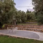 וילה Triklino Estate *